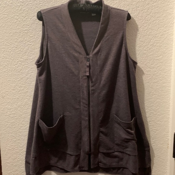 LOGO by Lori Goldstein Jackets & Blazers - Logo lounge medium vest